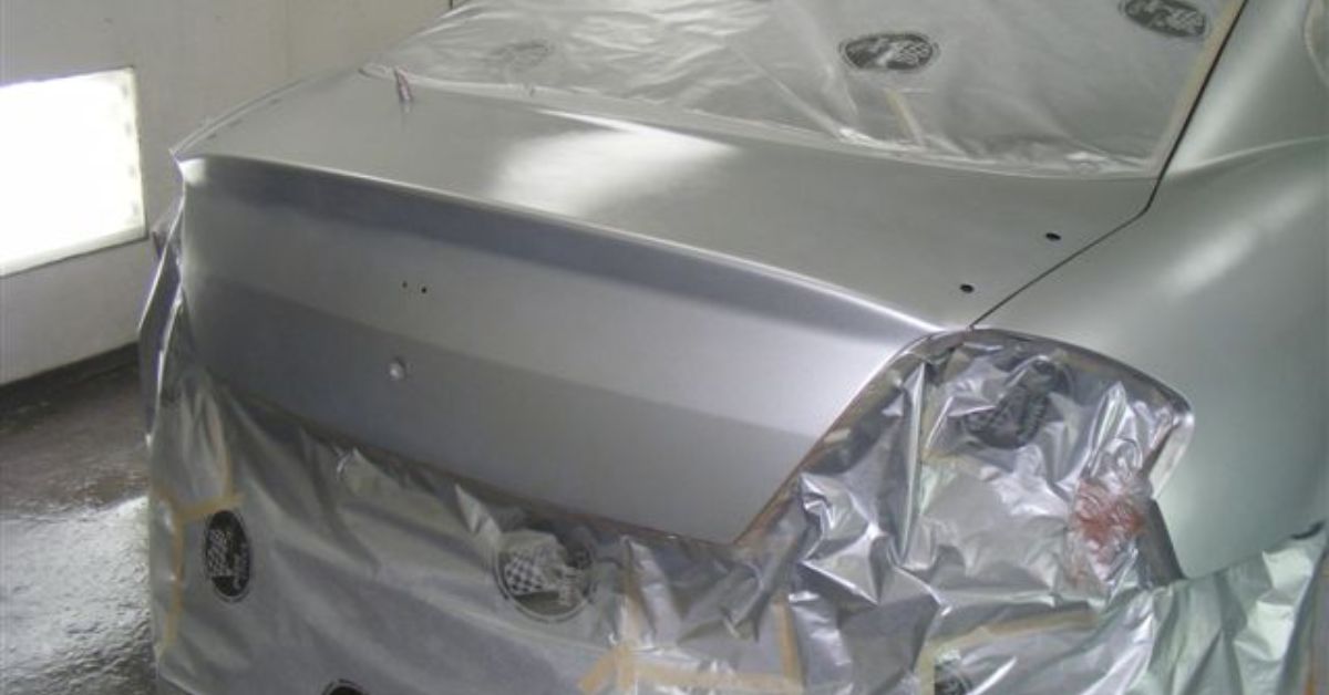 Réparation de carrosserie de camion dans un atelier professionnel à Candiac