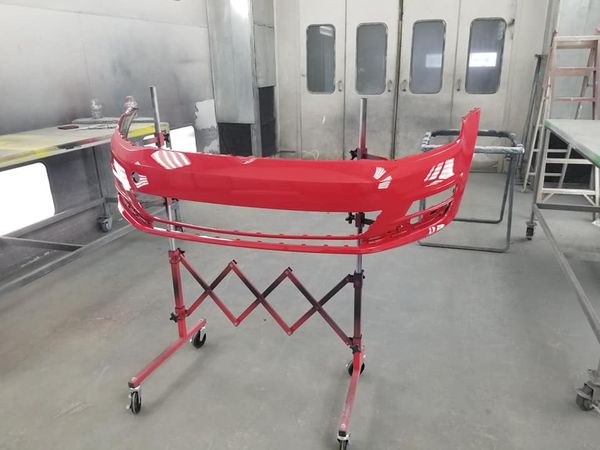 Réparation de carrosserie de camion dans un atelier professionnel en Beauce 